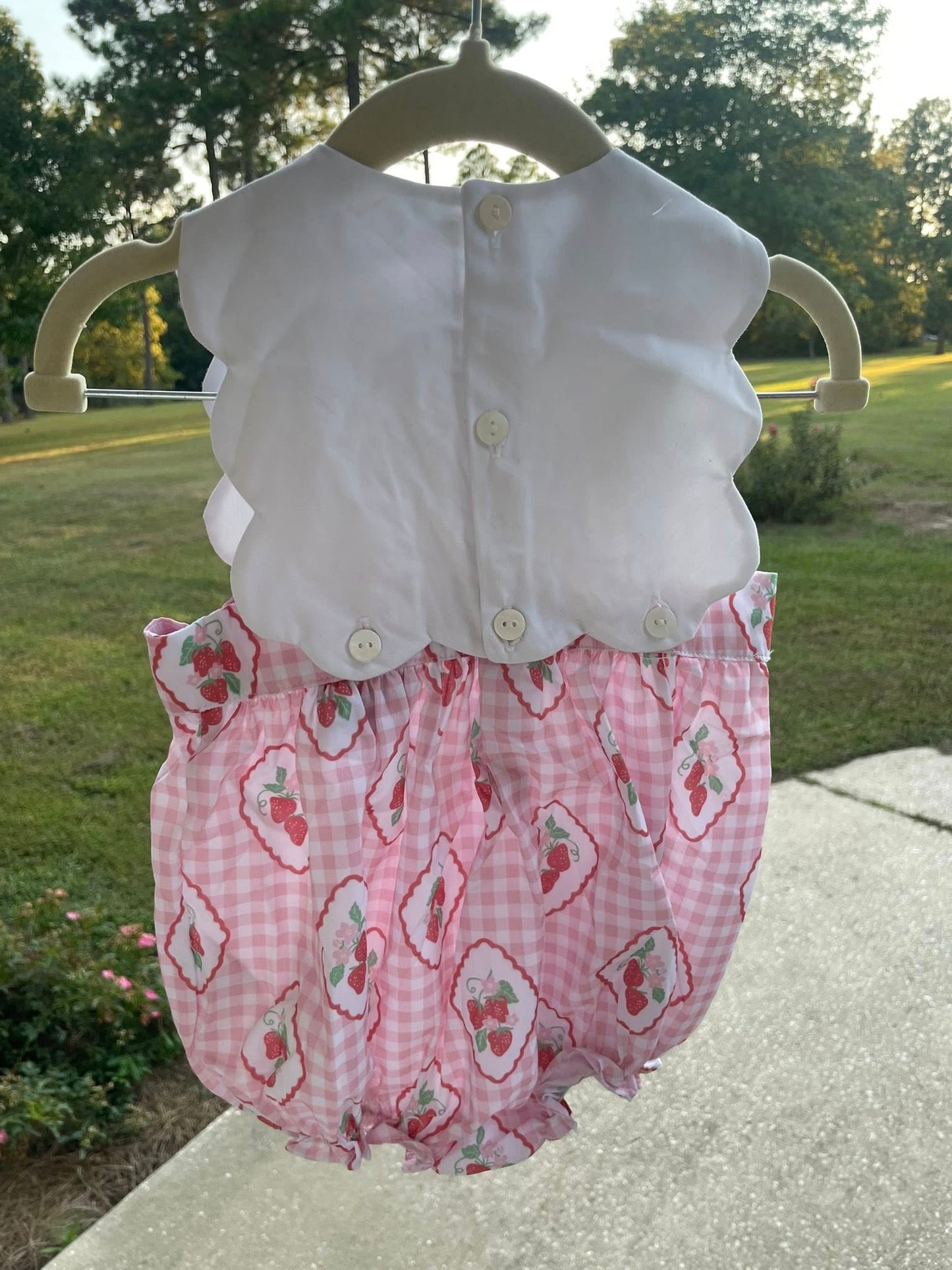 Summer Strawberry French Knot Bubble