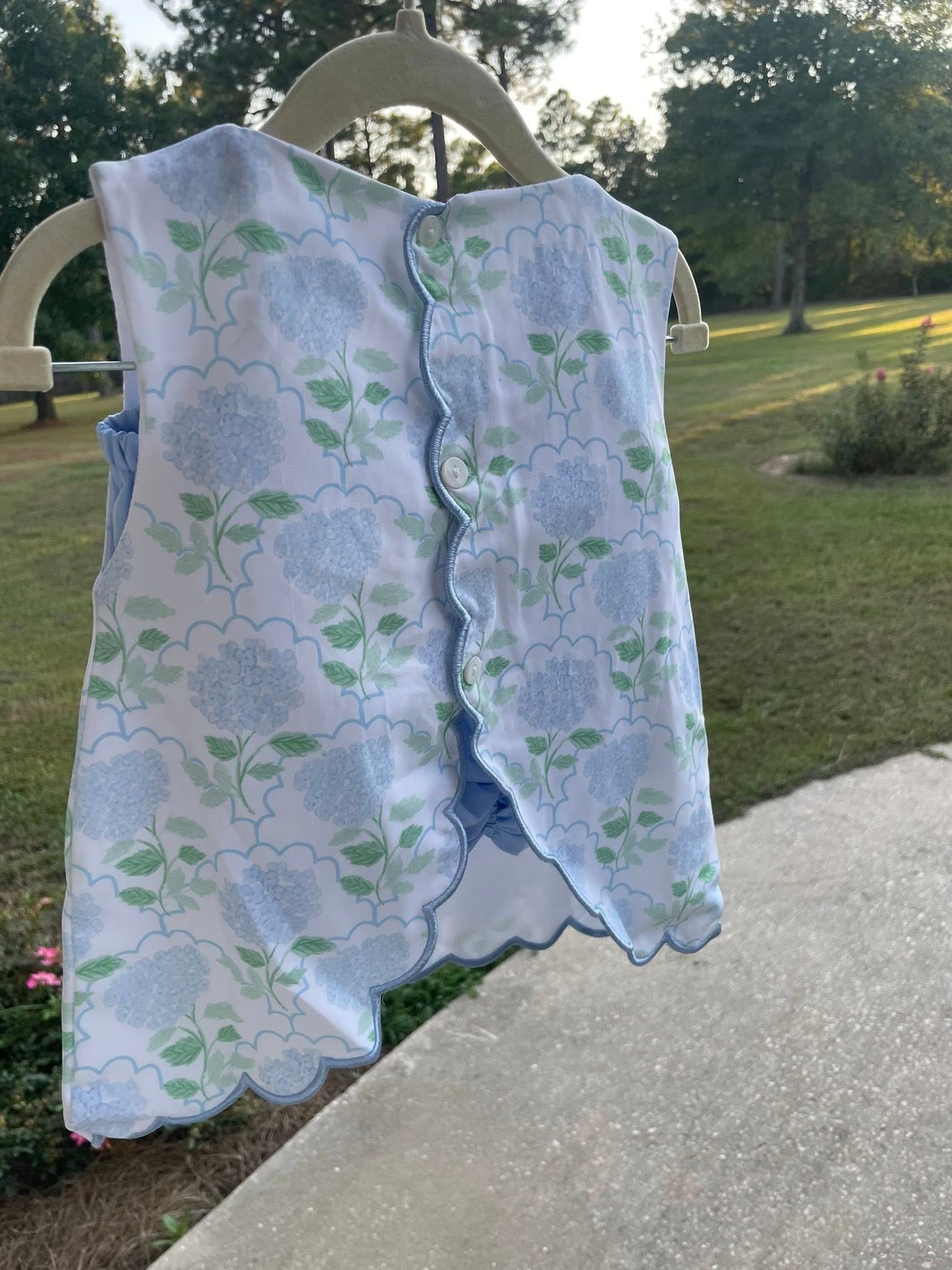 Hydrangea Scalloped Set